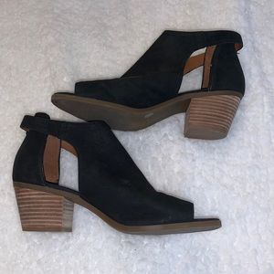 Lucky Brand Cut Out Ankle Boot/Sandal leather  9